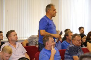 Астраханские поисковики на встрече с работниками судоремонтного завода "Звездочка"